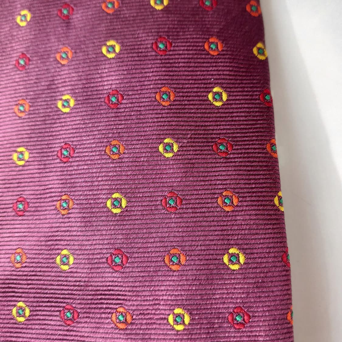 버버리 실크 와인 도트 넥타이 9.5cm A등급 A19606
 상품이미지5