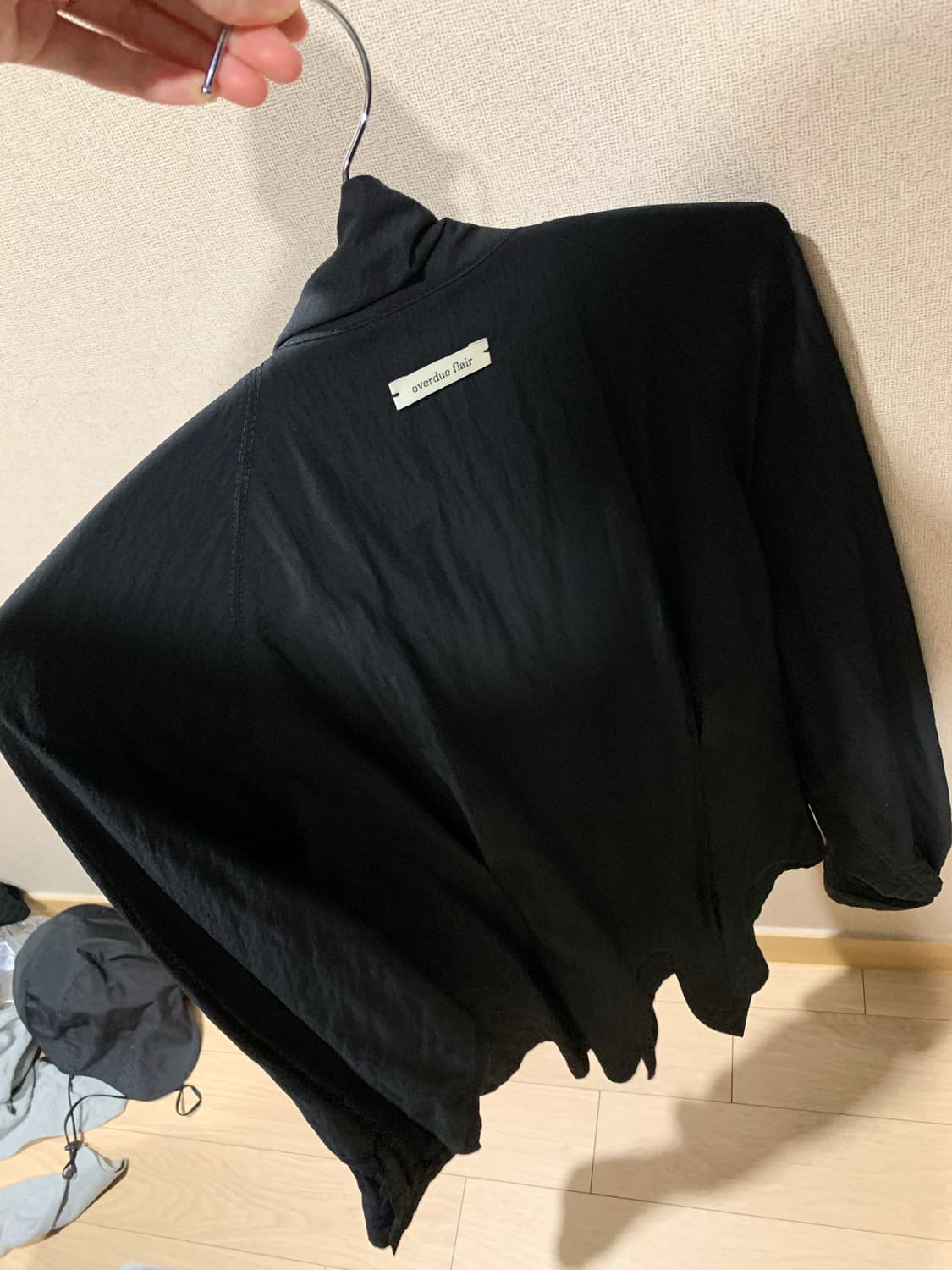 오버듀플레어 타이 래글런 블라우스 블랙 상품이미지5