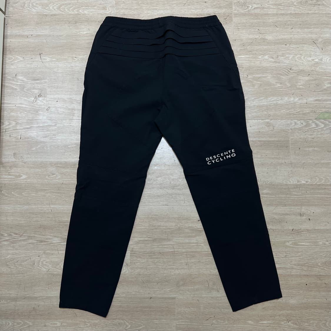 데상트 사이클링 스피릿 마크 로고 트레이닝 트랙팬츠 [블랙] 36 상품이미지5