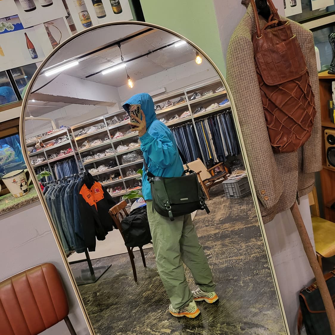 만다리나덕 레더 크로스백 상품이미지10