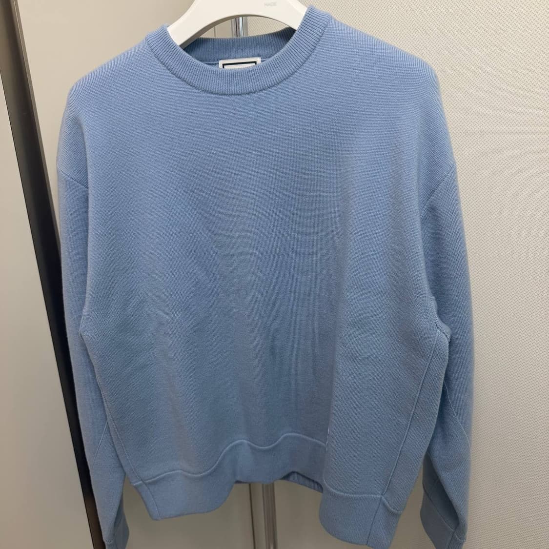 [정품/풀구성] 우영미 백로고 자수 크루넥 니트 23FW 상품이미지1