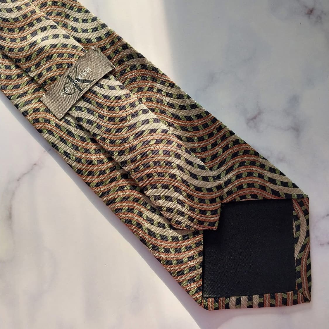 캘빈클라인 실크 웨이브 패턴 넥타이 9.6cm A+등급  K1367
 상품이미지9