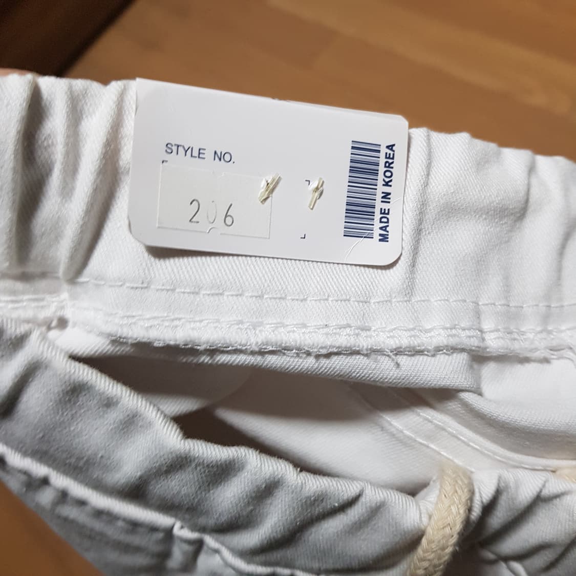 32/ 새옷 / 어도레이블 조임줄 화이트면바지 / 와3233-부 상품이미지3