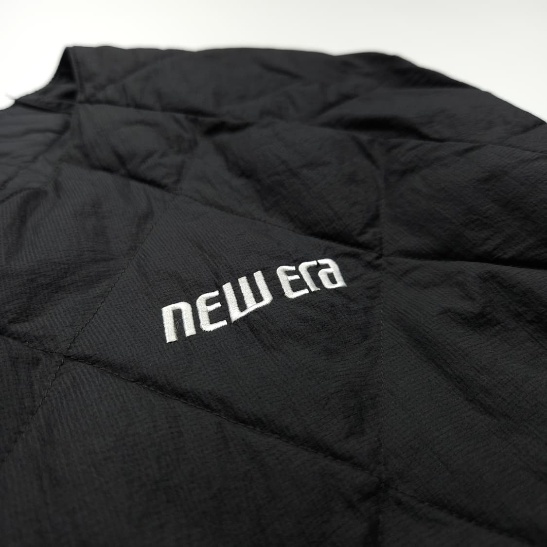 뉴에라 프리마로프트 퀼팅 자켓 블랙 (XL) 상품이미지4