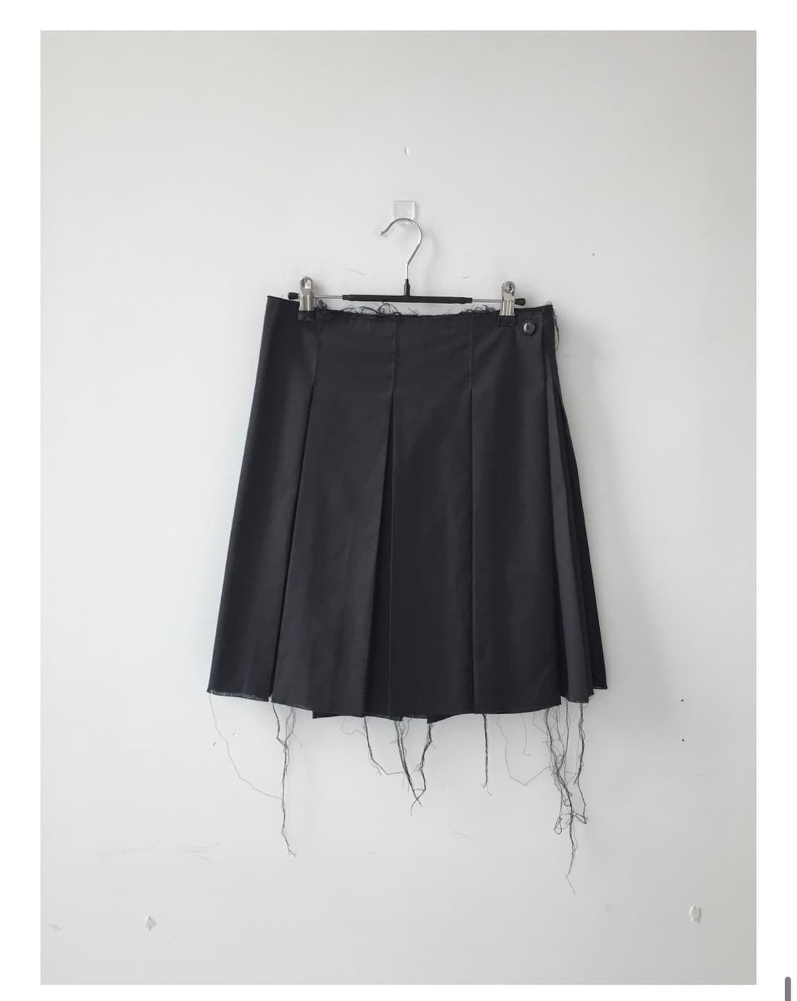 우온 플리츠 랩 커팅 스커트 레이어드 스커트 블랙 상품이미지4