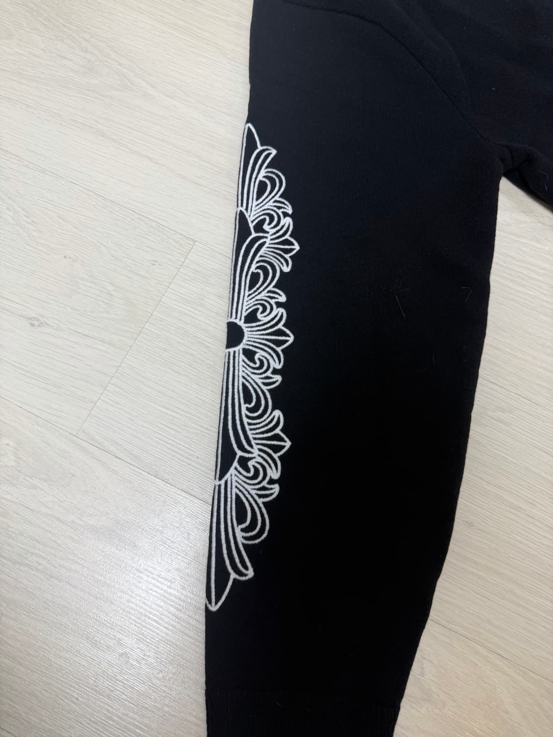 크롬하츠 화이트 자수 블랙 니트 XL 상품이미지6