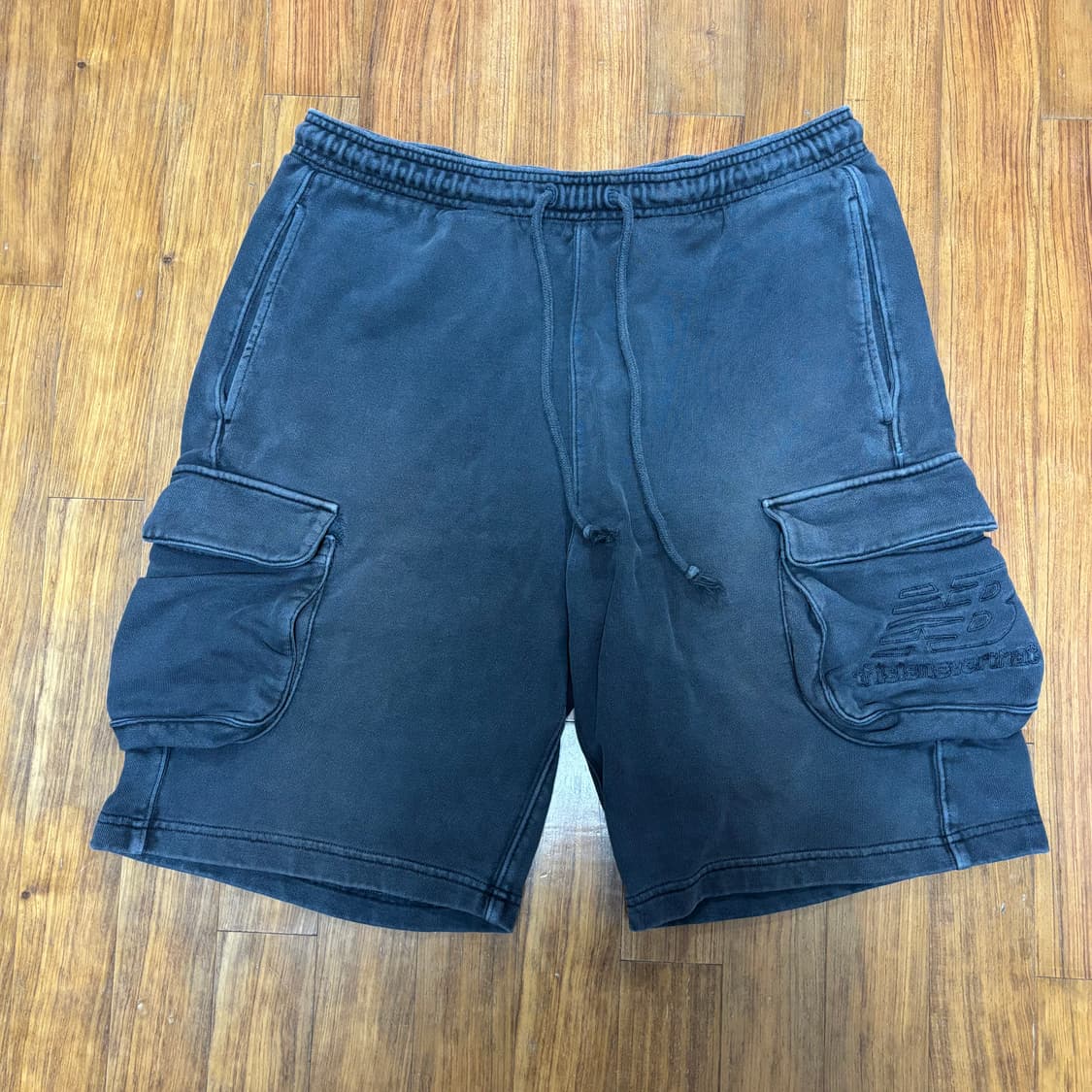 디스이즈네버댓 뉴발란스 피그먼트 카고 스웻 쇼츠 반바지 XL 상품이미지1