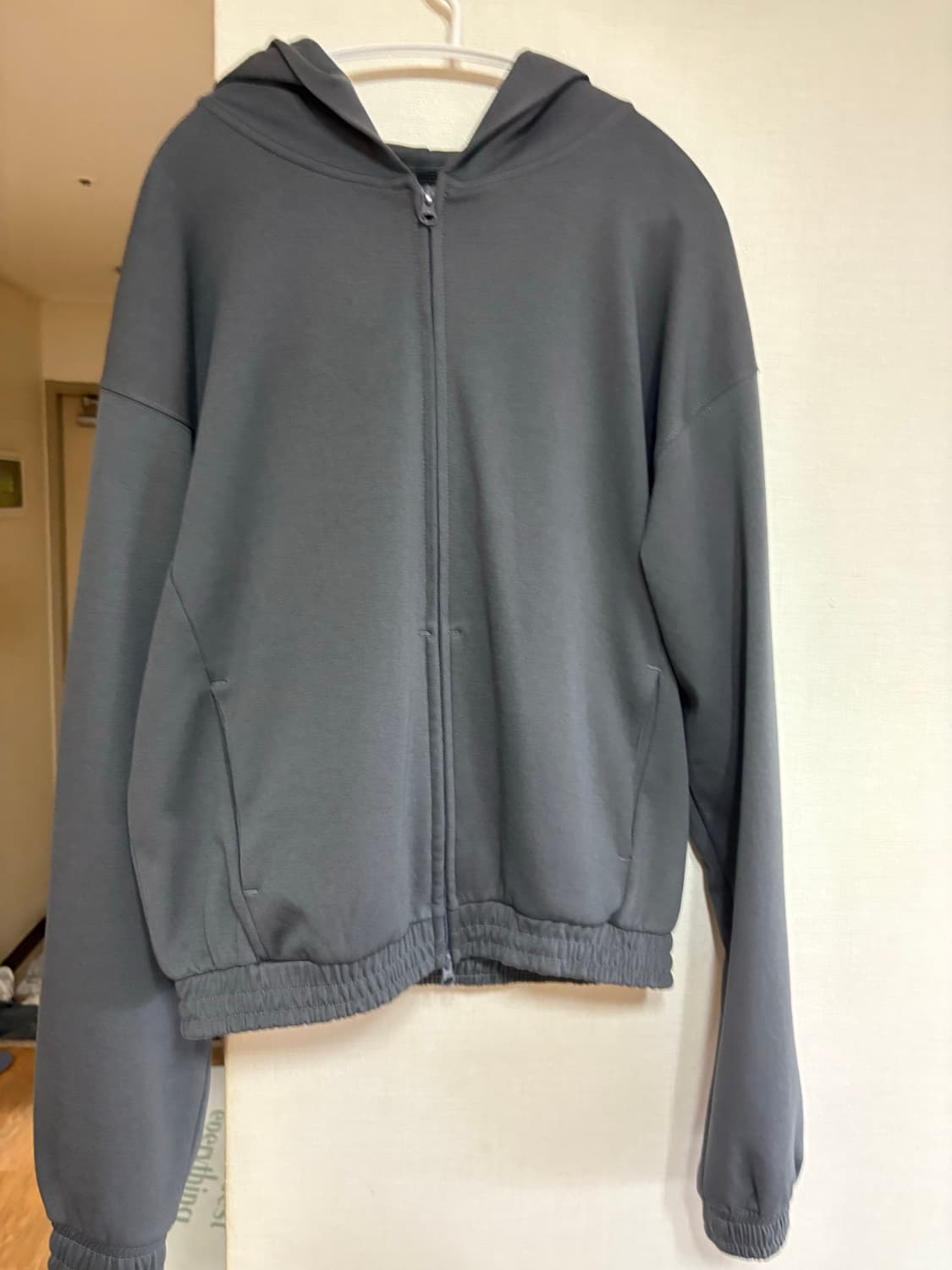 다이브인 크롭 후드집업 판매합니다 상품이미지1