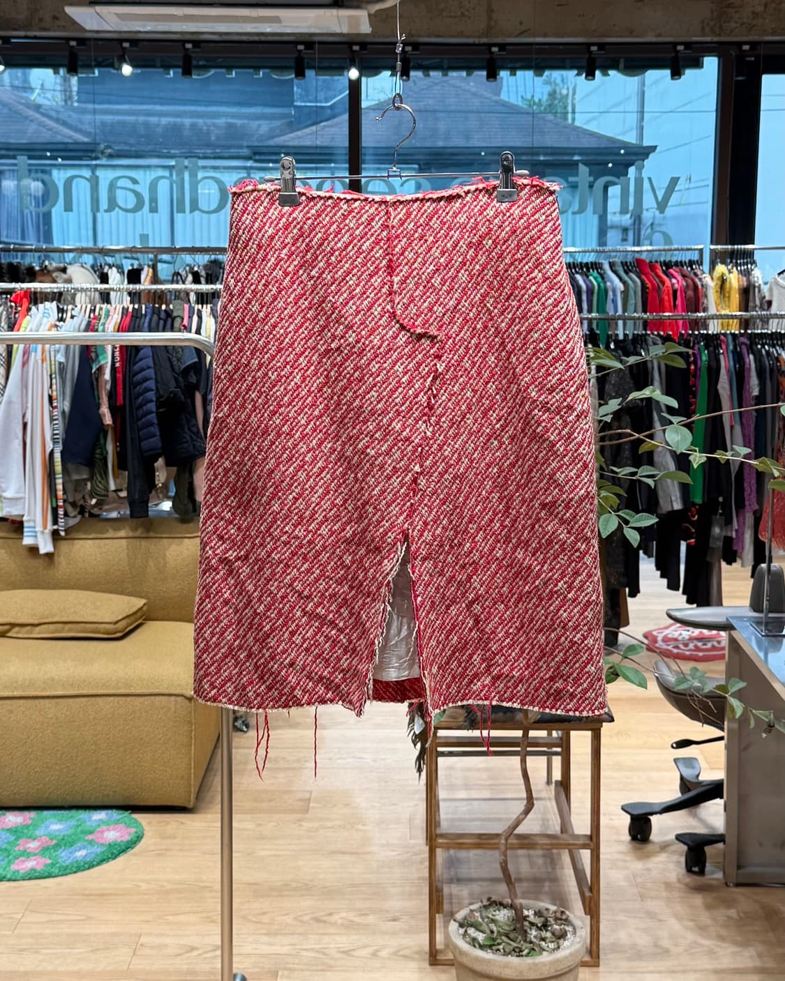 이자벨마랑 레드 트위드 미디스커트  상품이미지1