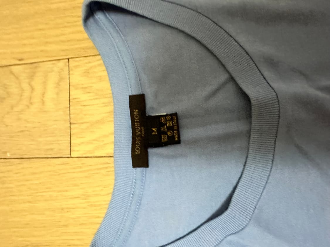 루이비통 스카이 블루 반팔티( 정품) 100 사이즈 상품이미지4