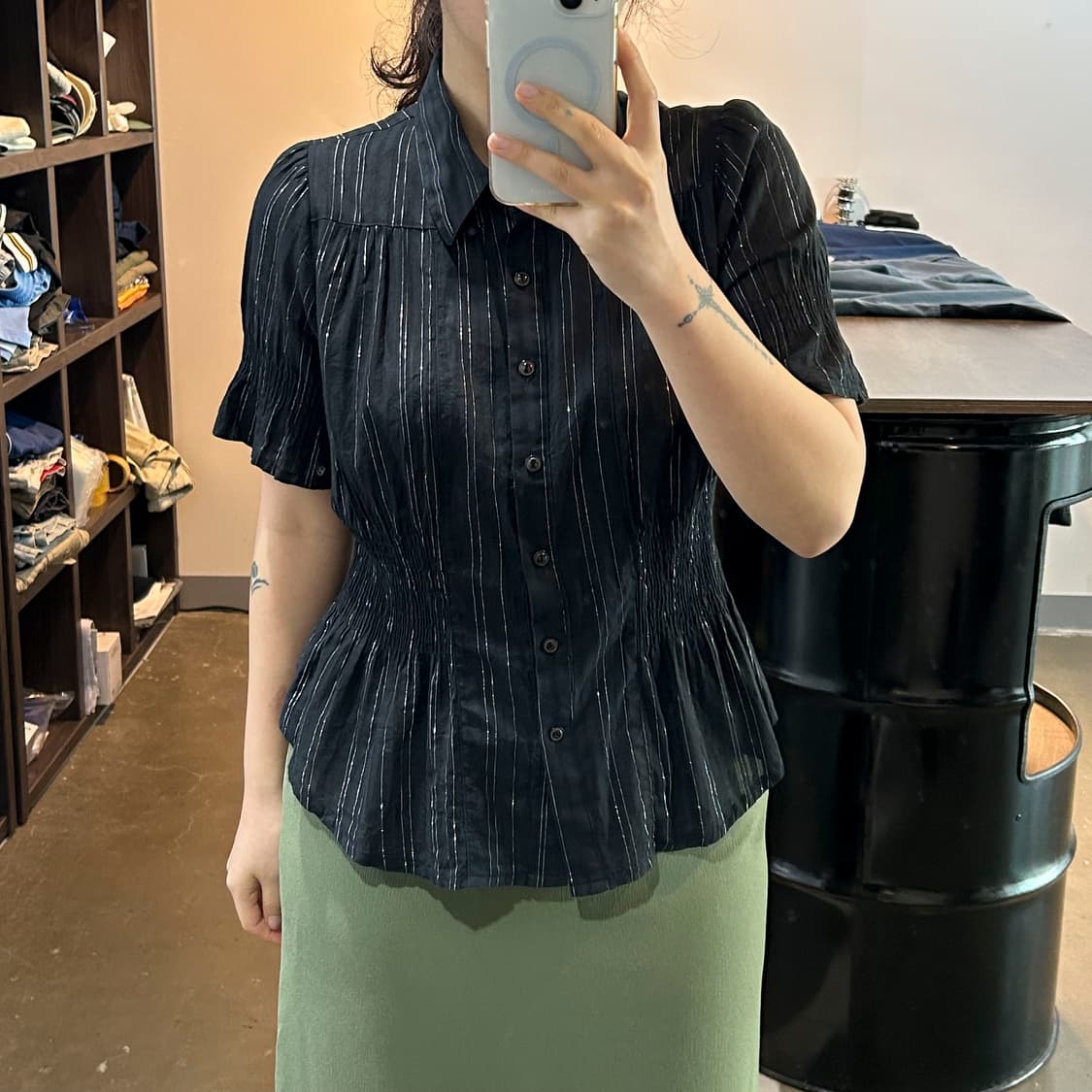 Black sliver stripe blouse 상품이미지2