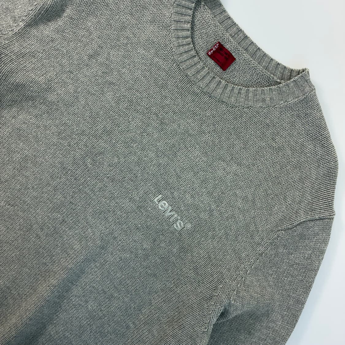 Levi's  리바이스 자수 코튼 그레이 라운드 니트  상품이미지3