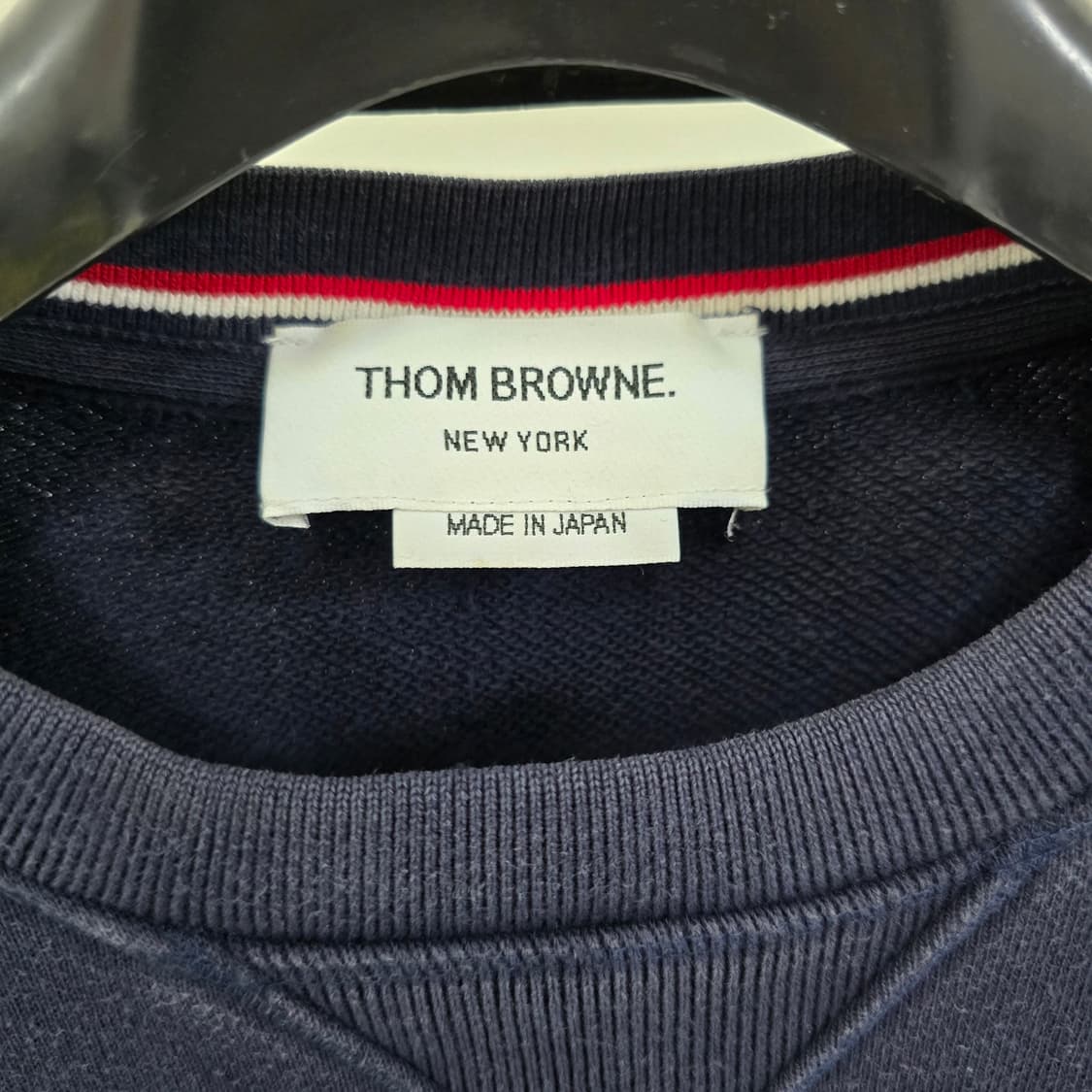 톰브라운 사선 완장 맨투맨 2사이즈 95 100 판매 상품이미지2