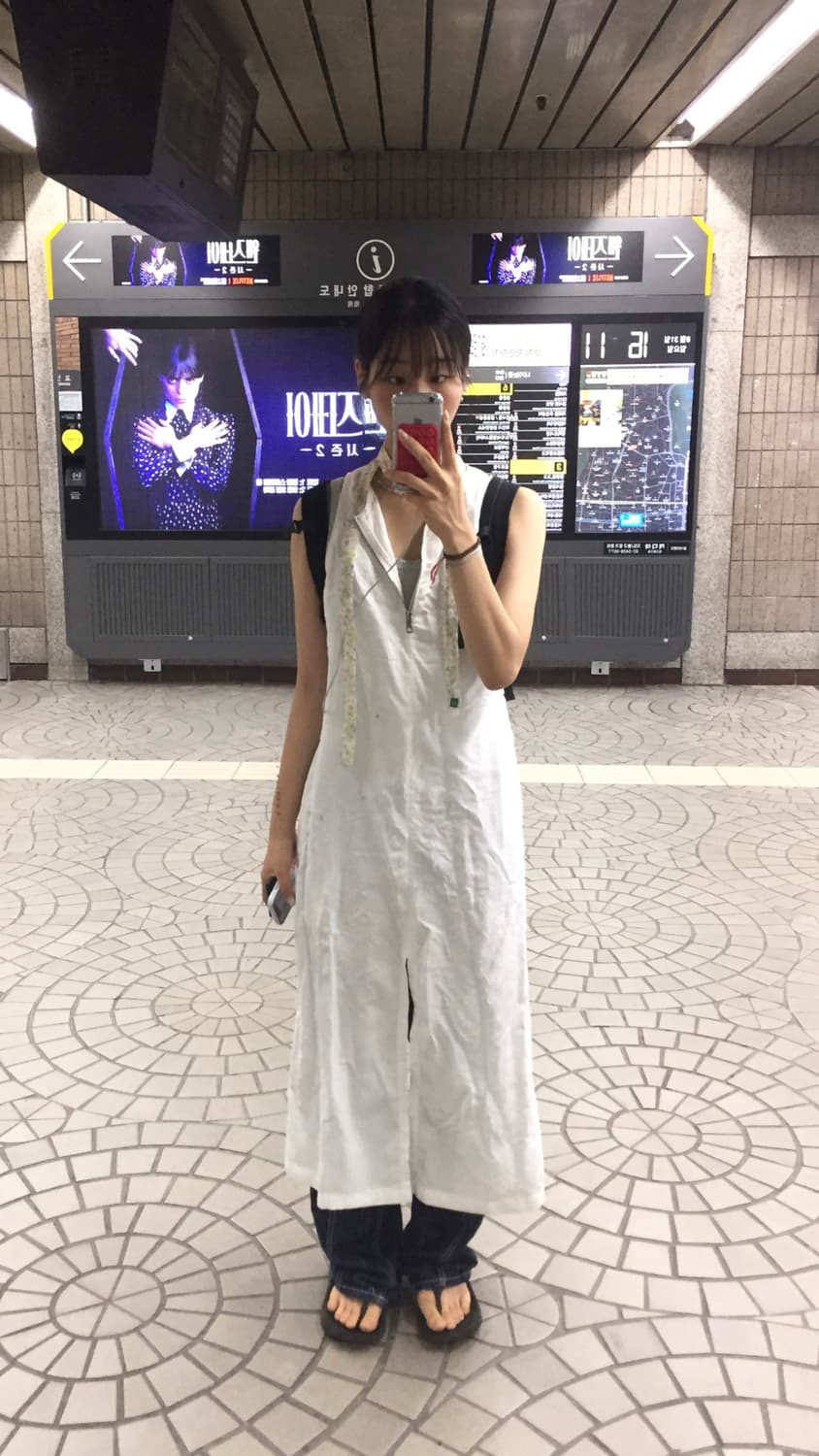 인사일런스우먼 자카드 화이트 슬릿 롱 원피스 상품이미지1