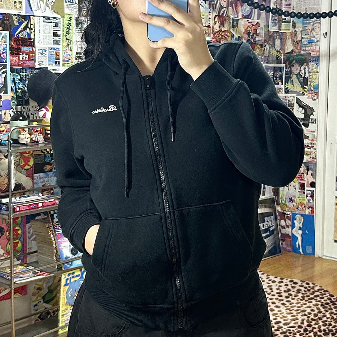 버커루 블랙 레터링 자수 후드 집업 상품이미지1