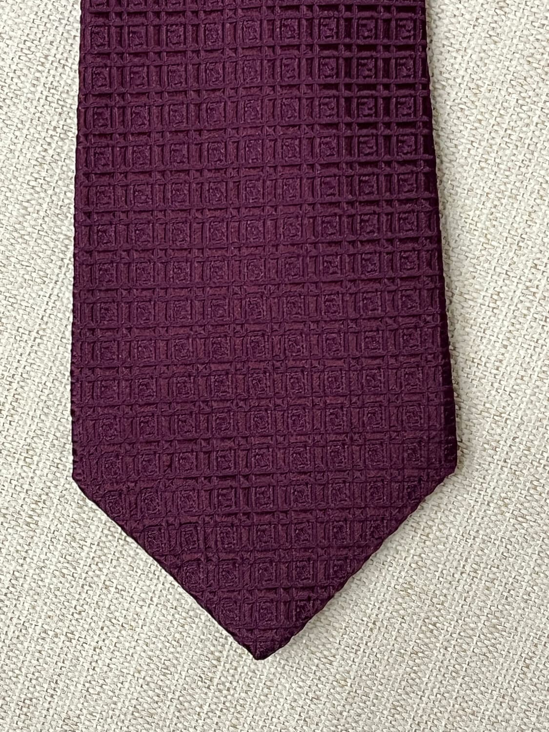 펜디 와인색 넥타이 상품이미지3