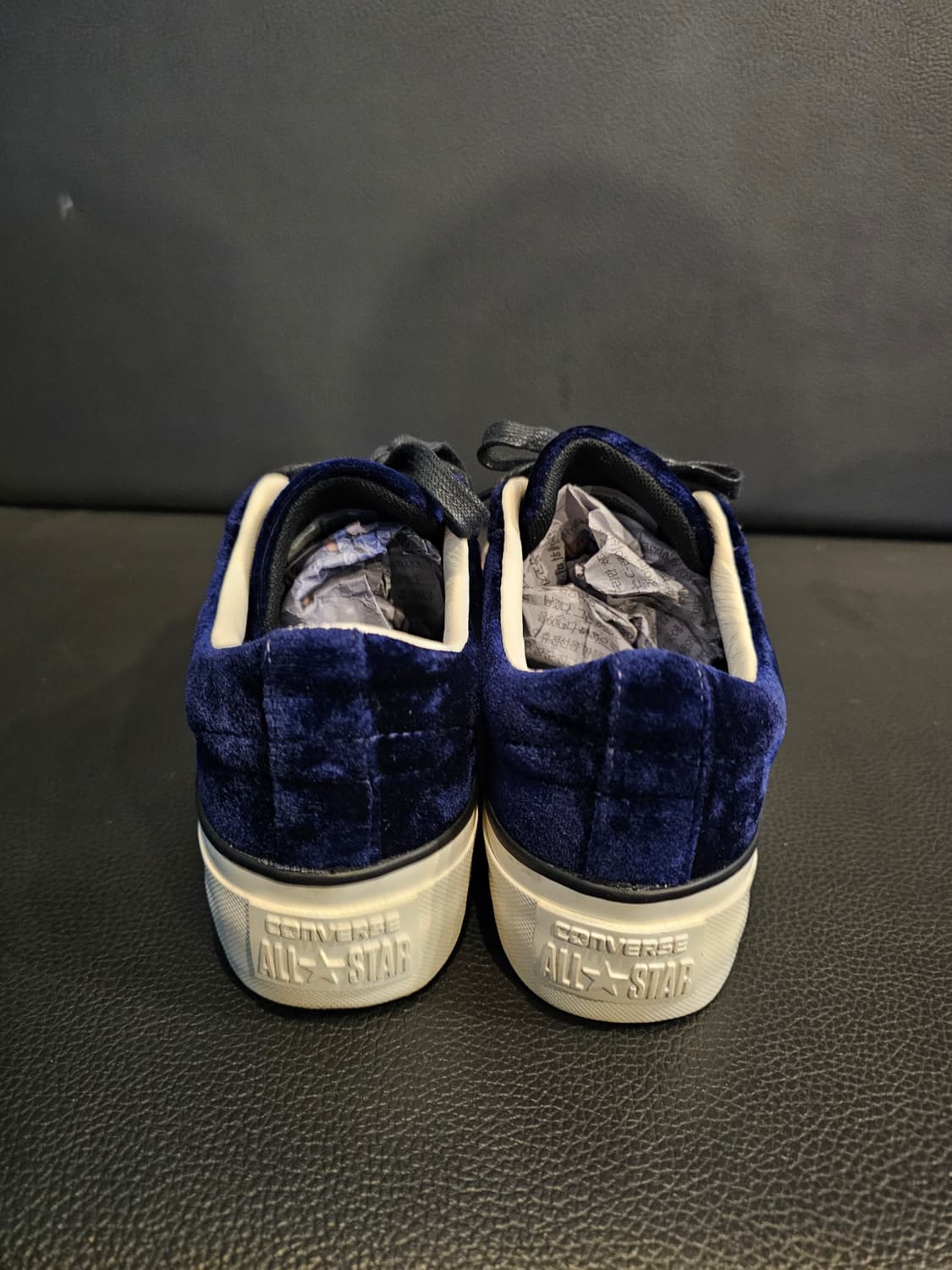 컨버스 원스타 벨벳 블랙 스니커즈 상품이미지5