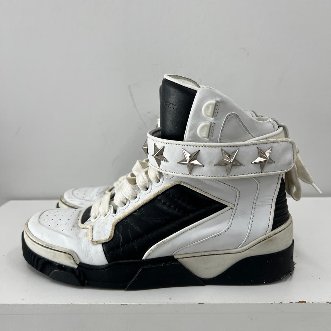 지방시 타이슨 스타 스터드 하이탑 스니커즈 40 상품이미지5