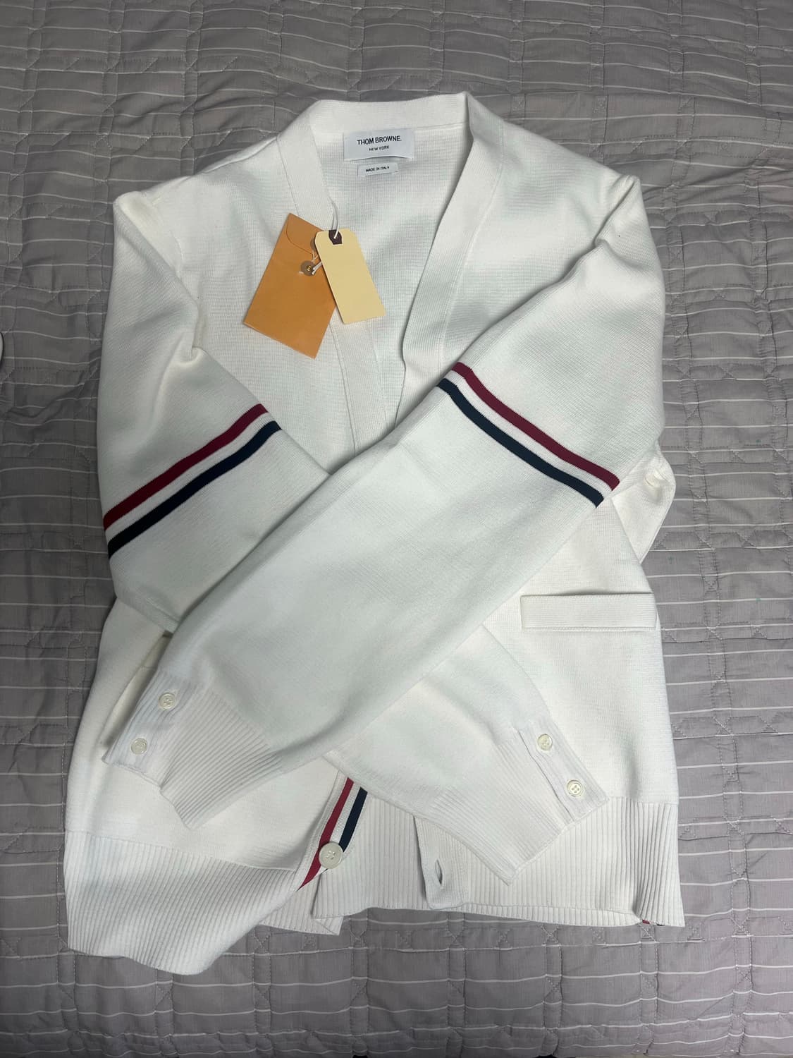 [새상품] 톰브라운 암밴드 스트라이프 가디건 화이트 4사이즈 상품이미지1