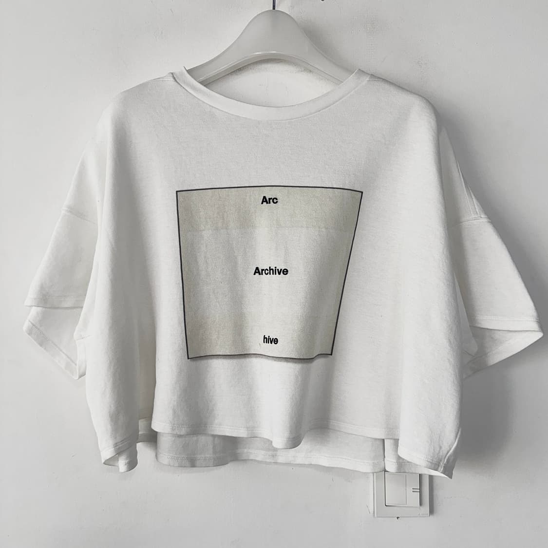 시스템 레터링 프린팅 크롭 티셔츠 상품이미지2