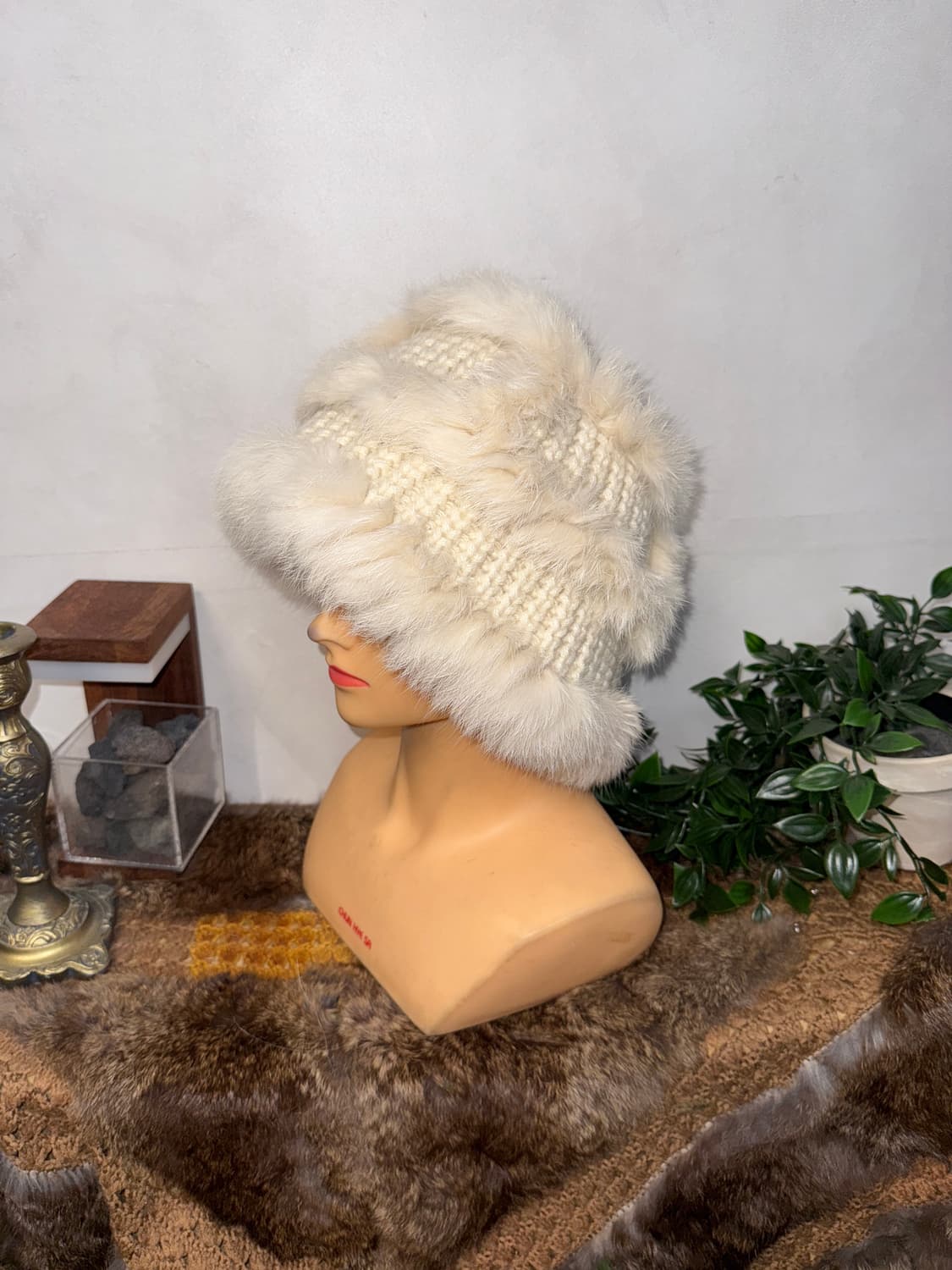 Ivory fur trimming knit bucket hat 상품이미지1