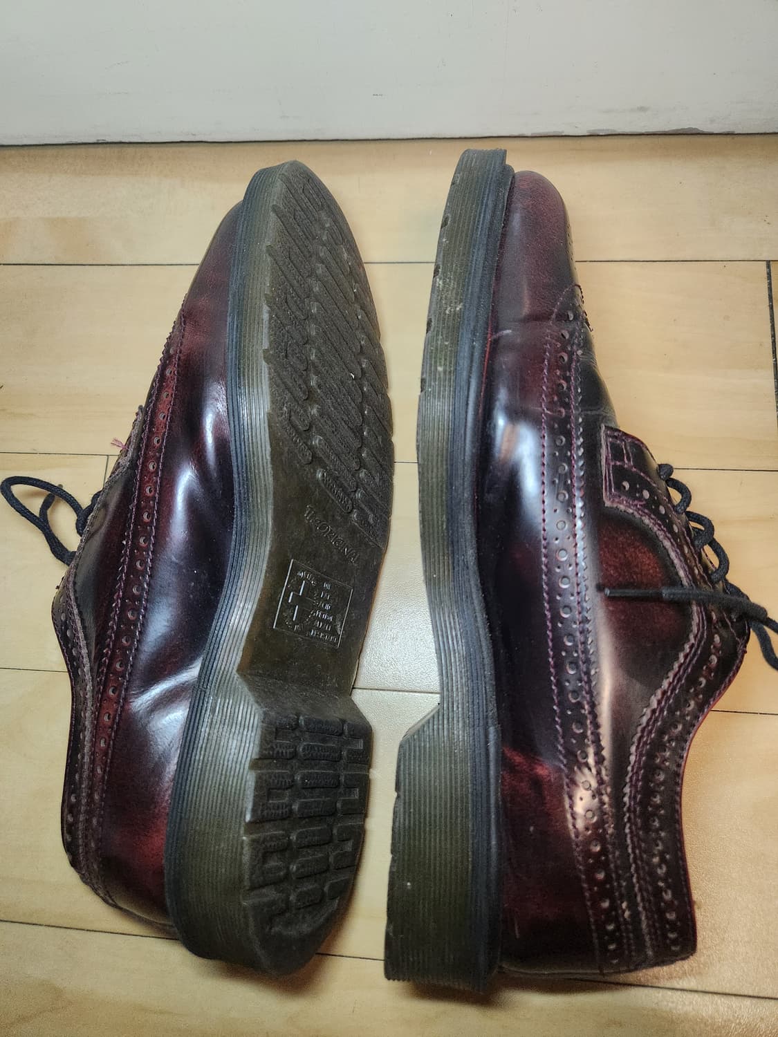 닥터마틴 윙팁 버건디 (260) 상품이미지4