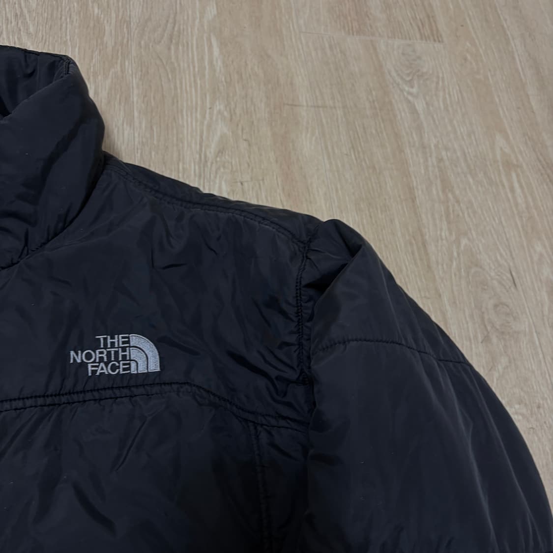 노스페이스 로고 엑셀로프트 경량패딩 S/90  상품이미지3