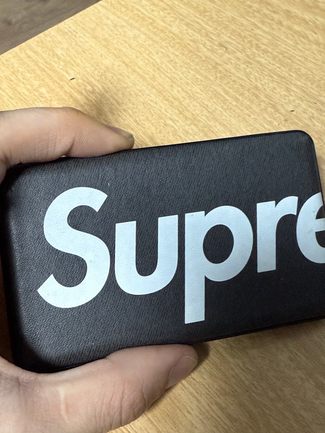 22FW 슈프림 맥세이프 모피 보조배터리 상품이미지3