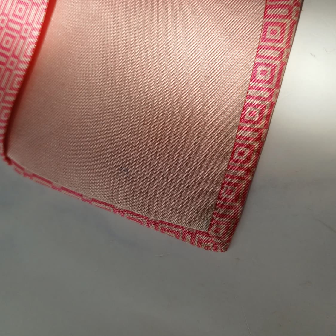 에르메스 실크 핑크 기하 패턴 넥타이 9.1cm B등급 E740
 상품이미지7