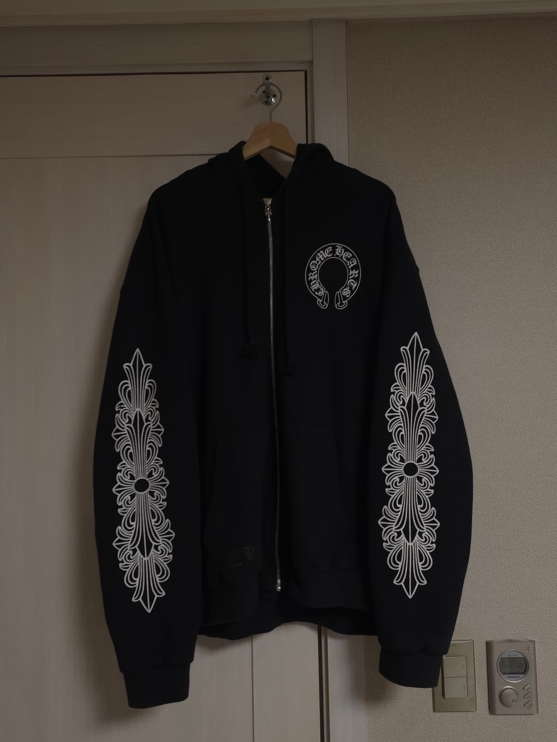 [XXL] 크롬하츠 홀스슈 플로랄 헤비웨이트 후드집업 블랙 상품이미지2