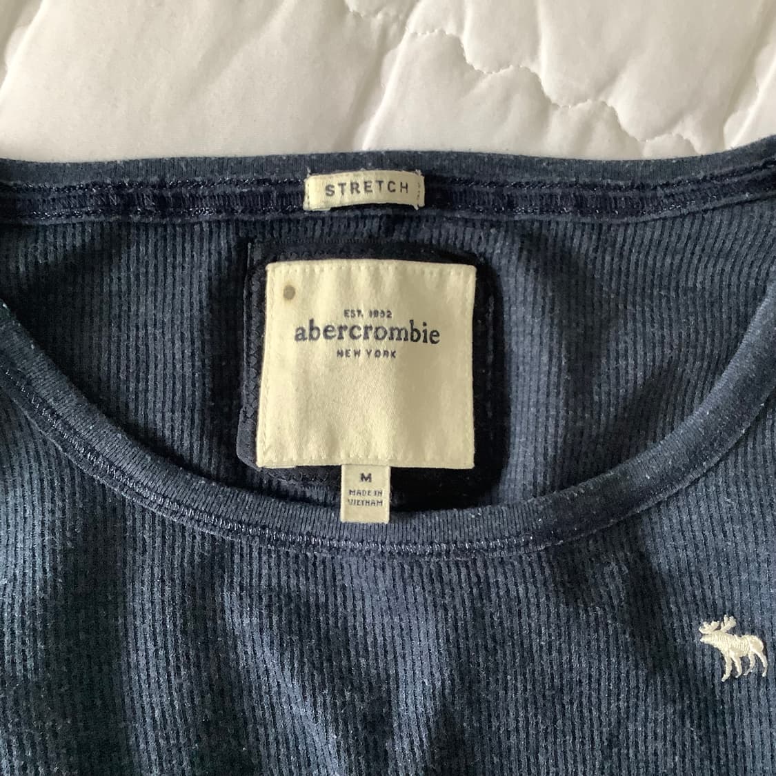 아베크롬비 레어 00s 네이비 슬림핏 와플 니트 롱슬리브 상품이미지2