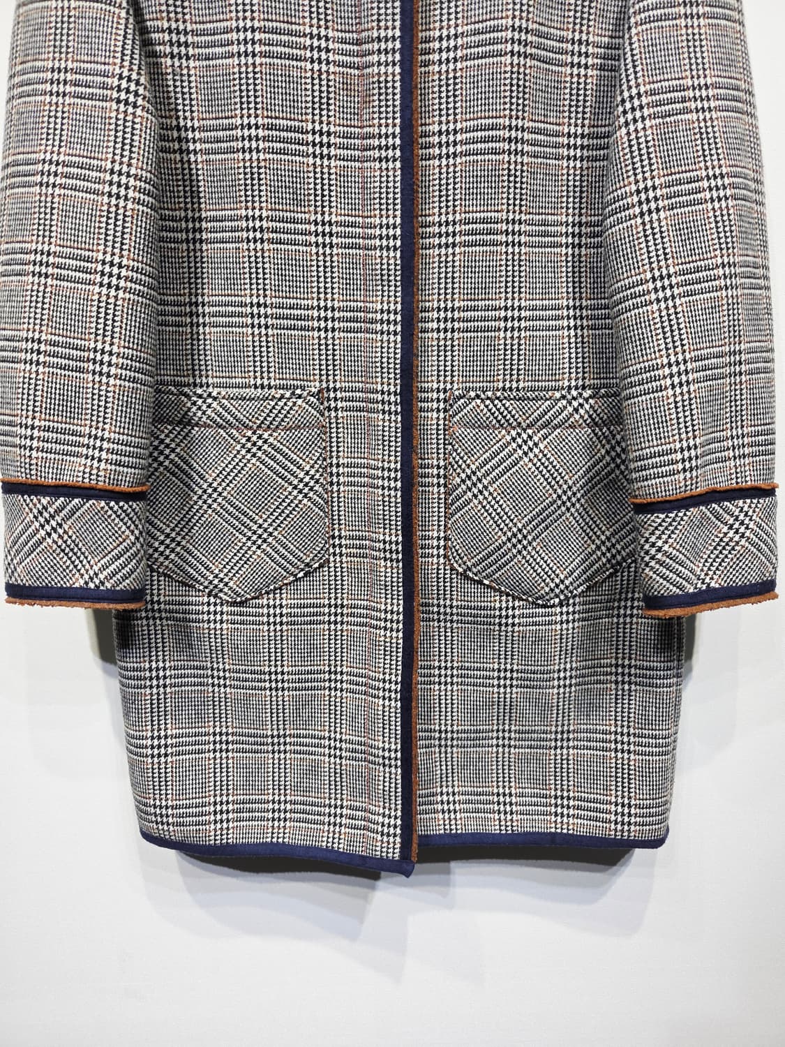 on & on 온앤온 클래식 체크 덤블 안감 노카라 코트 상품이미지4