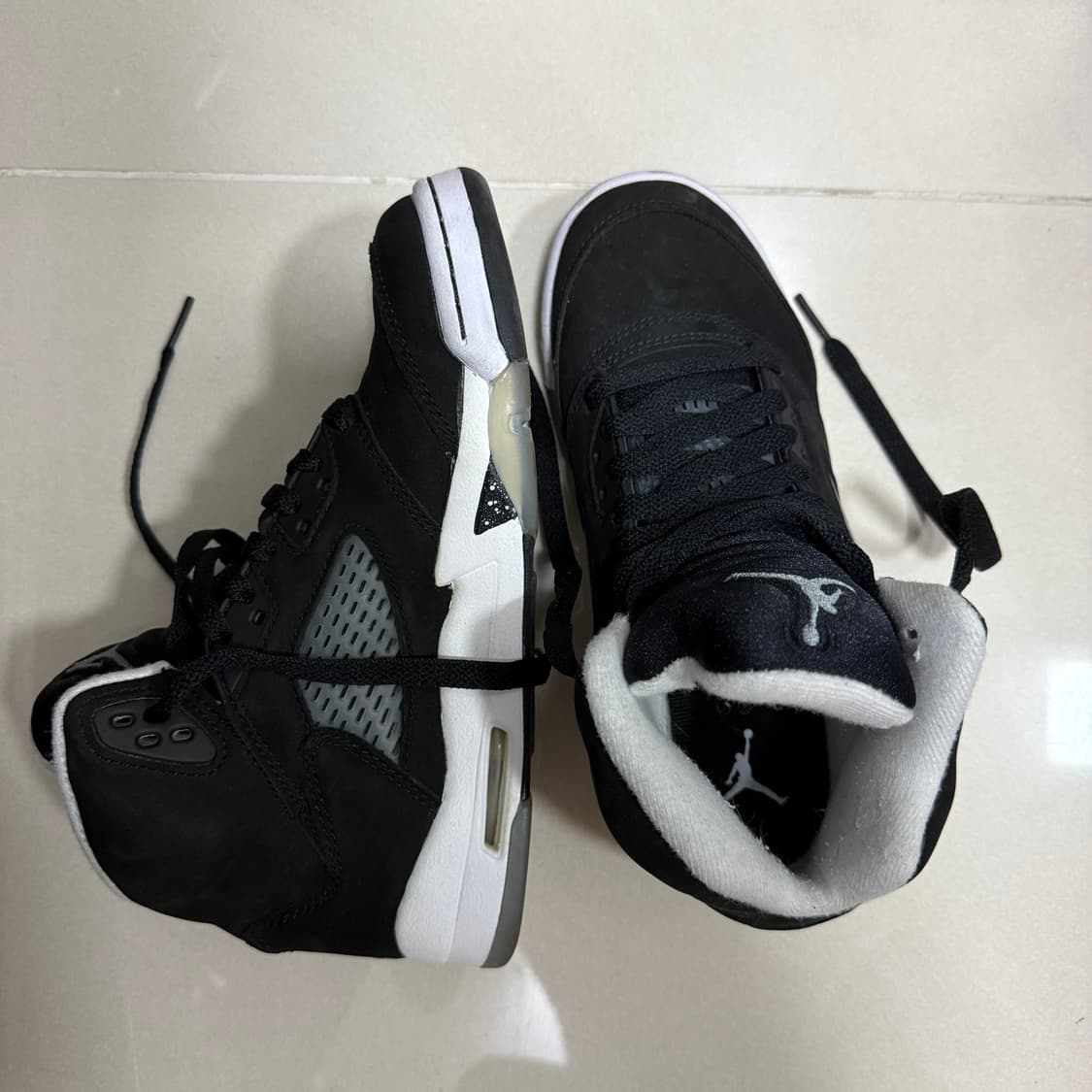 나이키 조던 5 레트로 블랙 앤 화이트 240 상품이미지1