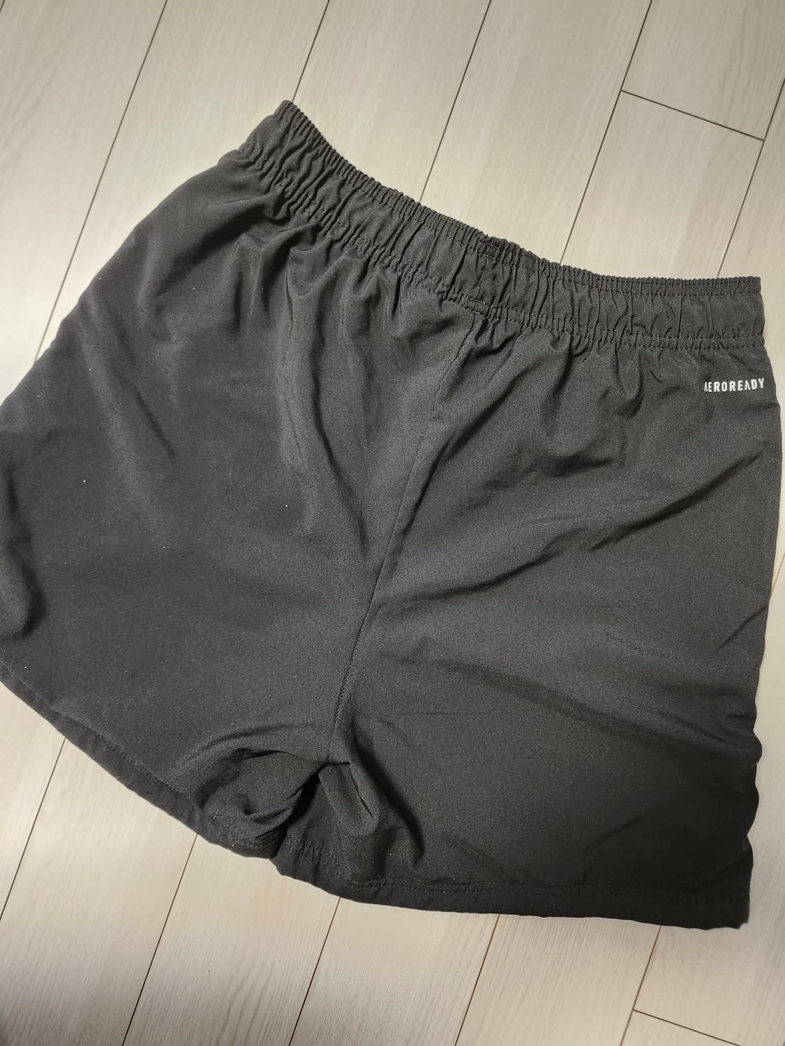 새상품급)아디다스 러닝 트레이닝 숏반바지 키즈 사이즈160 

사이즈 성 상품이미지7