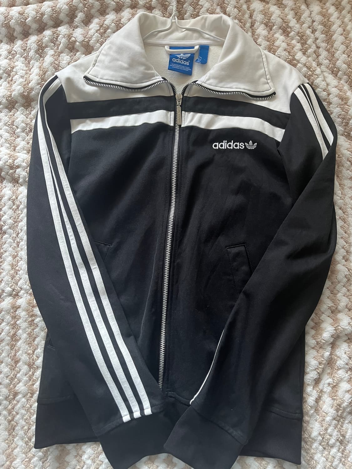 아디다스 검흰 져지 상품이미지1