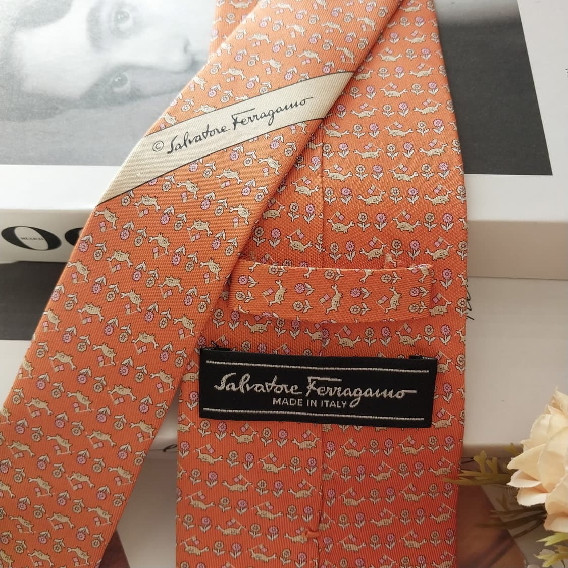 페라가모 실크 오렌지 플라워&크랩 넥타이 8.1cm A등급 K1505
 상품이미지4