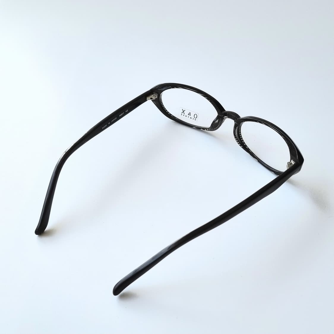 데드스탁 세련미와 디테일의 완성 O&X 뉴욕 스트라이프 안경테 상품이미지6
