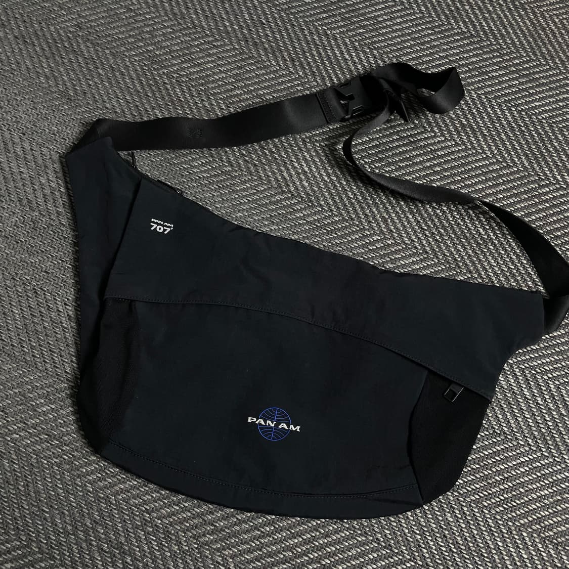 팬암 자수 미니멀 숄더 슬링 메신저백 블랙y 4893 상품이미지1