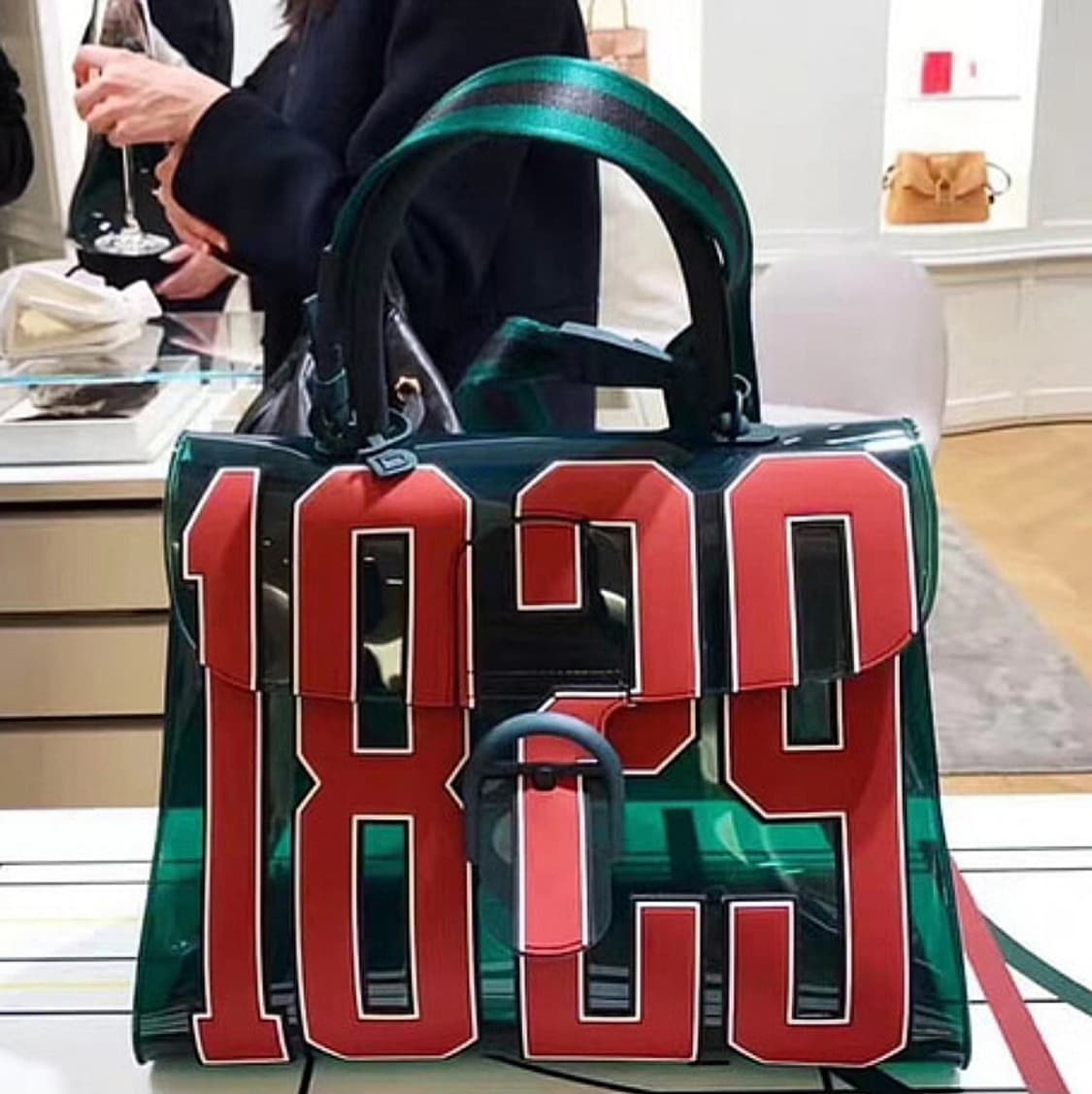 리한나 착용 델보맛 젤리백   숄더.크로스.토트백 상품이미지2