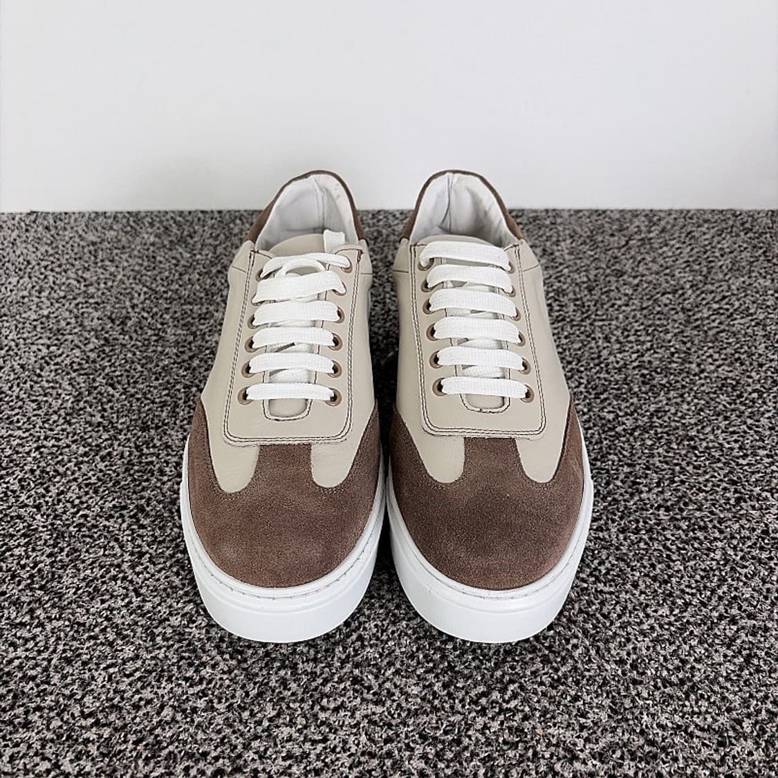 (정품/새상품) DKNY 남성 스웨이드 레더 스니커즈 상품이미지1