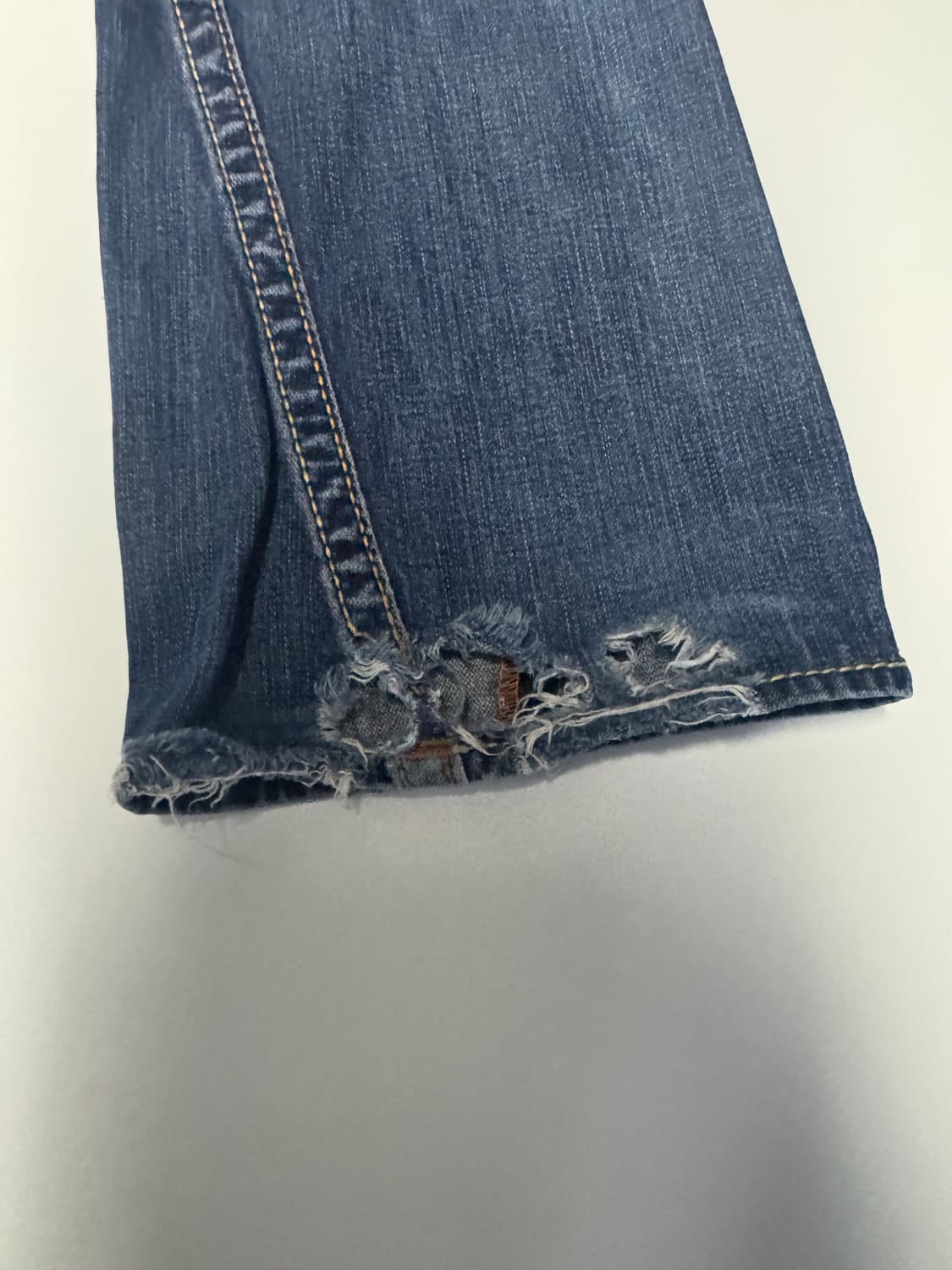 트루릴리젼 데미지 중청 워싱 부츠컷 데님팬츠 35인치 상품이미지3