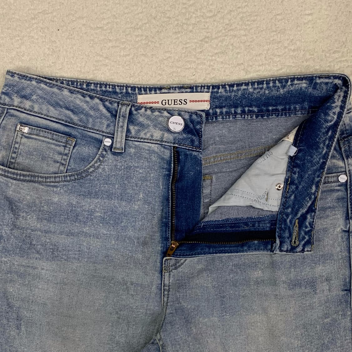 [33] 게스 화이트 플레이트 테이퍼드핏 데님팬츠 상품이미지4