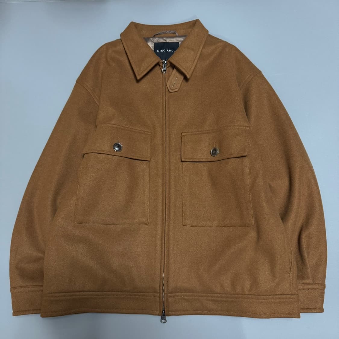 니코앤드(niko and...) 브라운컬러 폴리 혼방 집업 블루종 자켓 상품이미지5