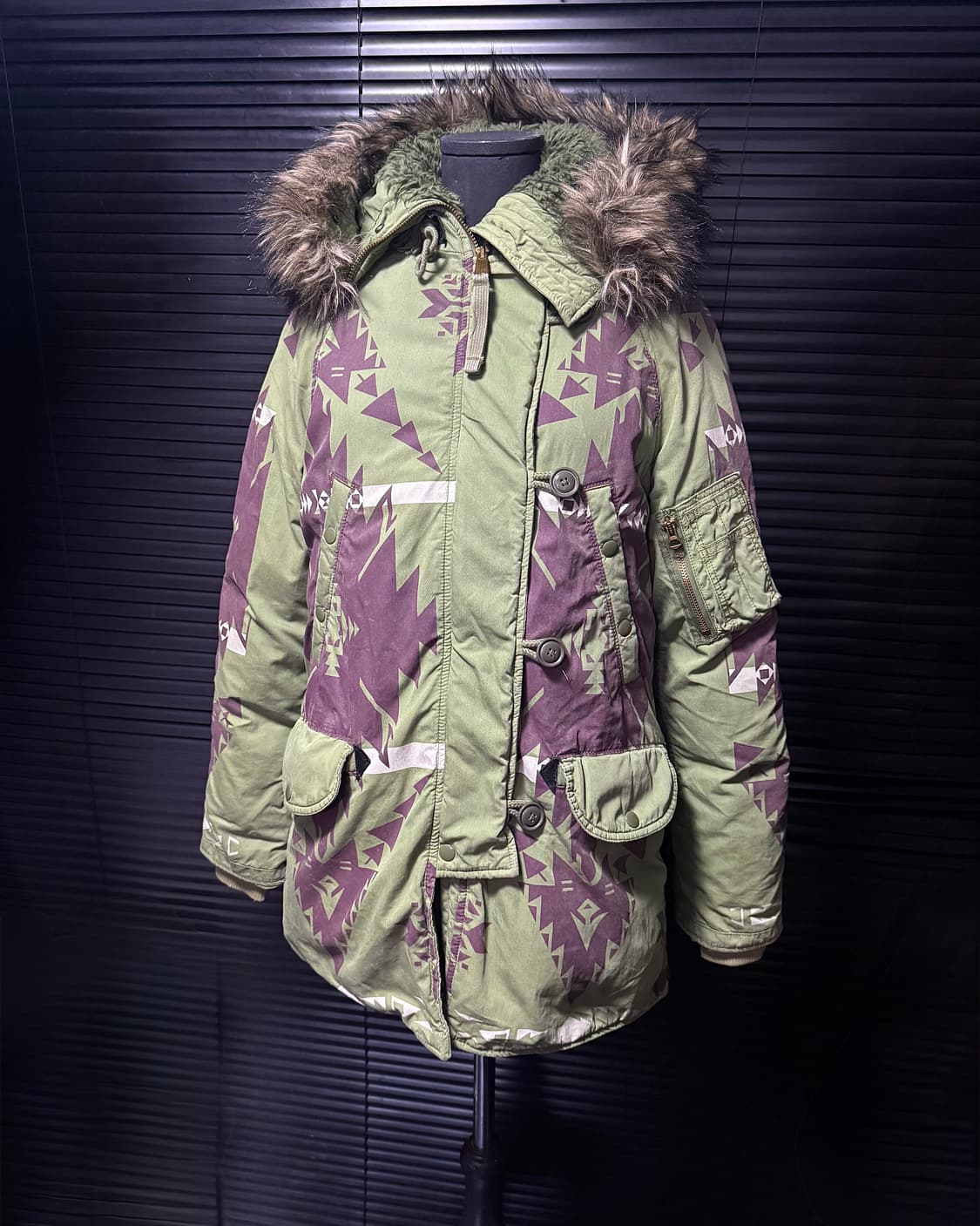 데님앤서플라이 폴로 랄프로렌 나바호 패턴 카키 피쉬테일 덕다운 패딩 야상 상품이미지1