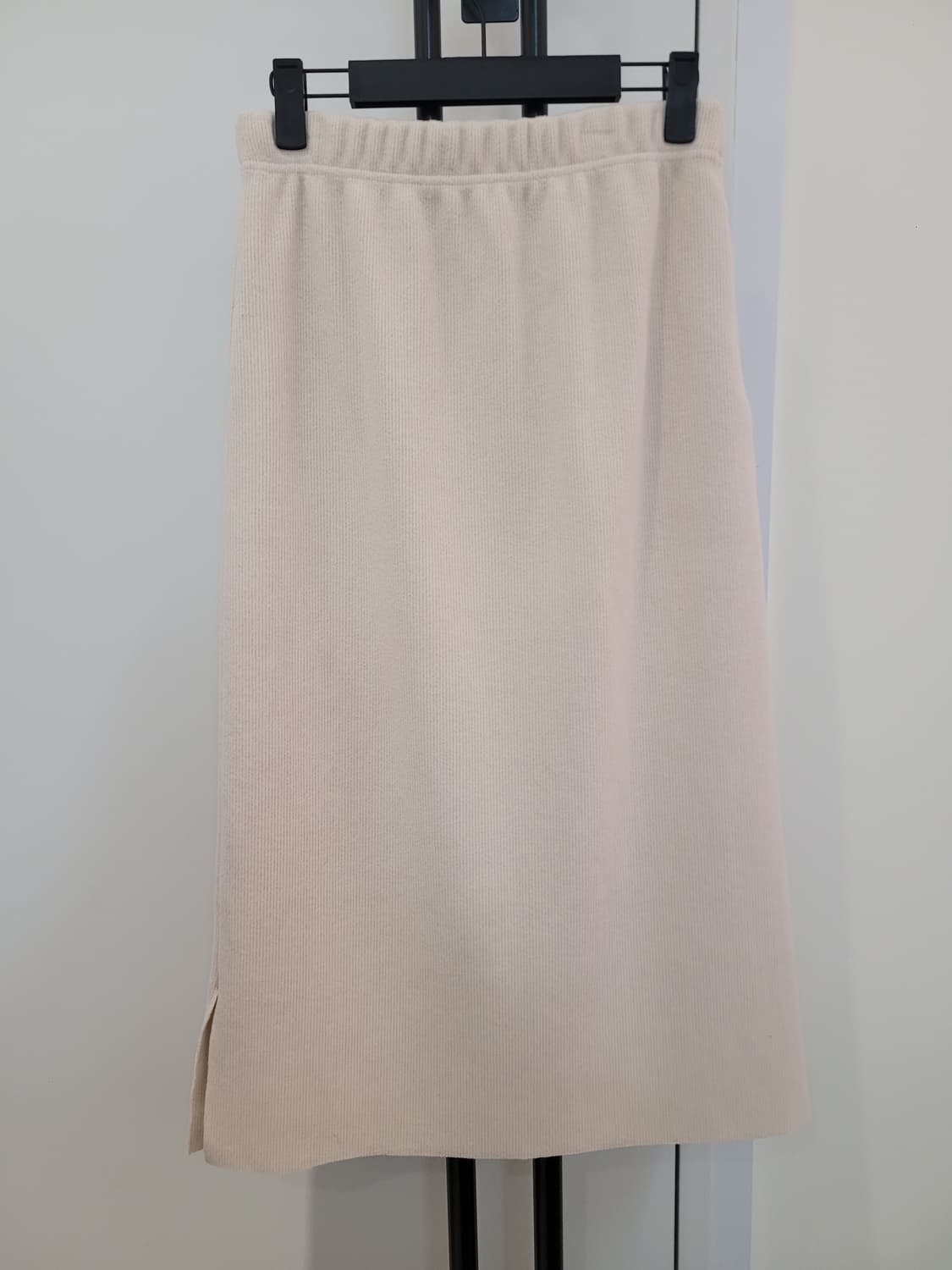 로에일 리브드 슬릿 밴딩 스커트 - 크림 프리사이즈 상품이미지5