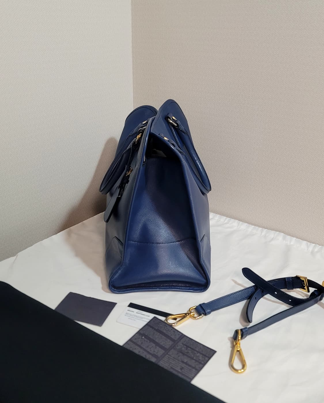 프라다 가방,크로스백토트백(디올샤넬보테가루이비통구찌셀린느생로랑발렌시아가 상품이미지4