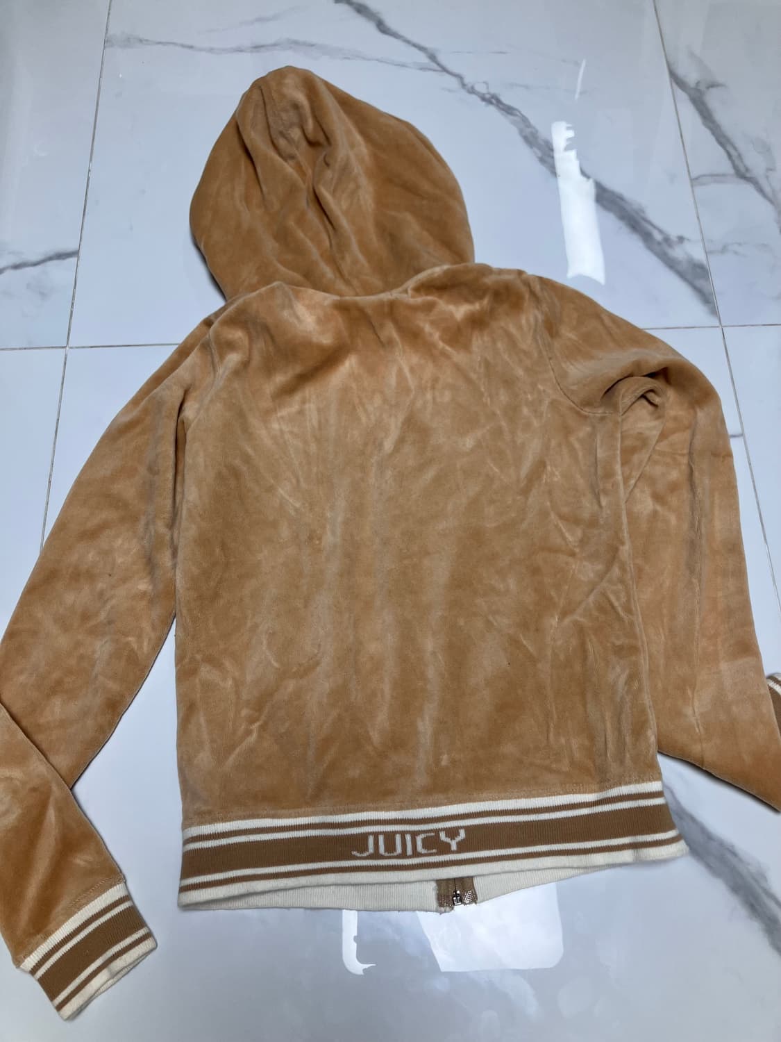 Y2K 쥬시꾸뛰르 벨루어 후드집업 캬라멜 tan 상품이미지4