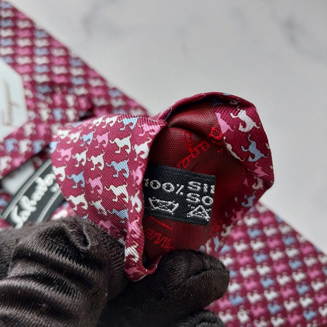 살바토레 페라가모 실크 와인 패턴 넥타이 9.3cm A+등급 K1690
 상품이미지9