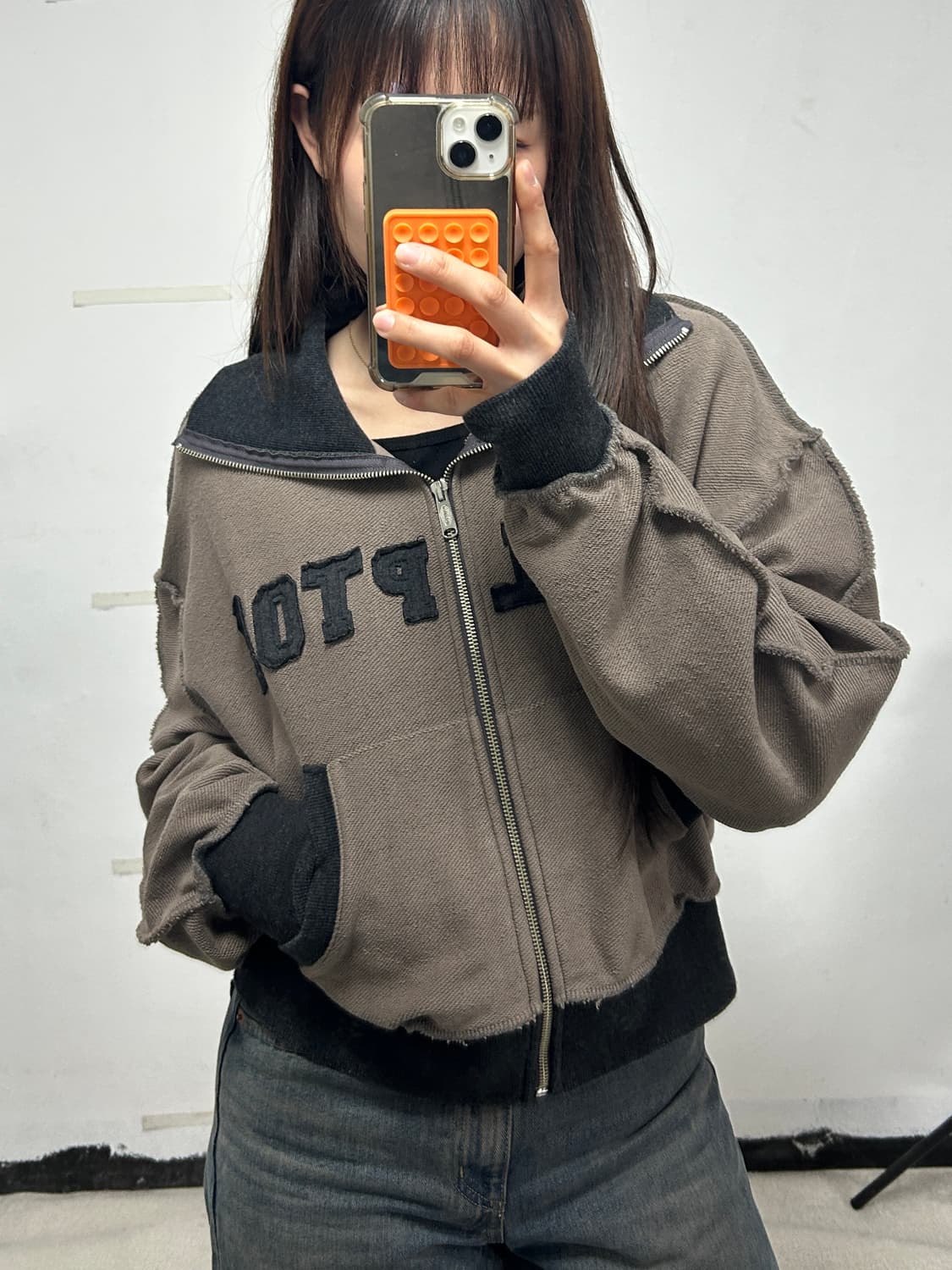 스컬프터 리버스 크롭 하이넥 집업 상품이미지2