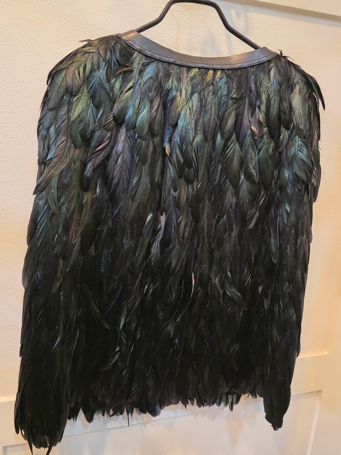 마르지엘라 블랙 깃털 장식  케이프가디건 상품이미지4